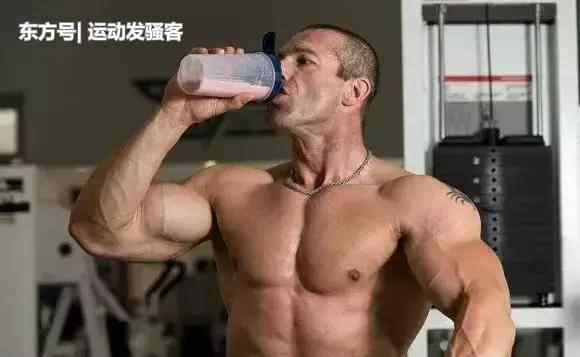 乳清蛋白粉 乳清蛋白粉除了促进肌肉生长还能减肥，你饮用蛋白粉了吗