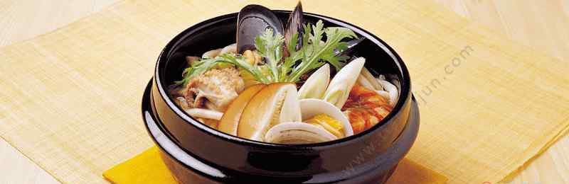 珐琅锅适合做什么菜 珐琅锅的优缺点 珐琅锅的材质是什么