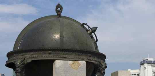 南怀仁简介 世界唯一的古观象台 北京古观象台建于公元1442年