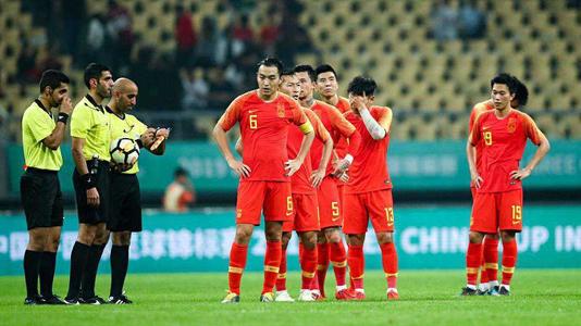 国足传来好消息:武磊正式做出英明决定,进世界杯有戏了