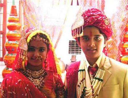 印度集体童婚 警方干涉遭毒打