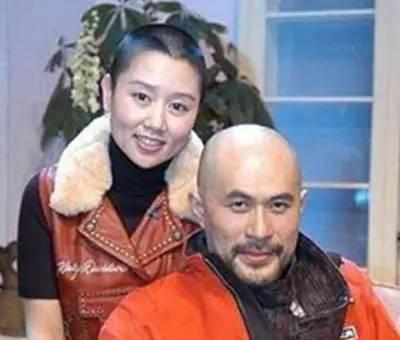徐锦江老婆为啥是光头长发照片，徐锦江和太太恋爱史蚂蚁是干嘛的