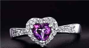 紫水晶戒指 紫水晶戒指寓意是什么？象征爱情带来好运