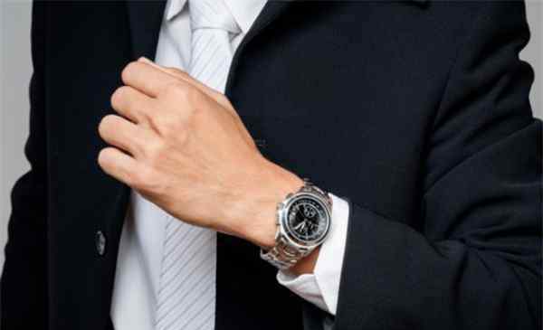男士适合戴什么手表 男生怎么挑选腕表 男生适合戴什么腕表