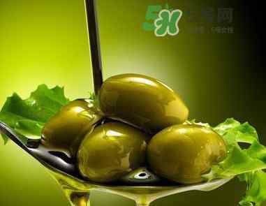 橄榄油的丰胸方法 橄榄油丰胸效果怎么样？橄榄油的丰胸方法