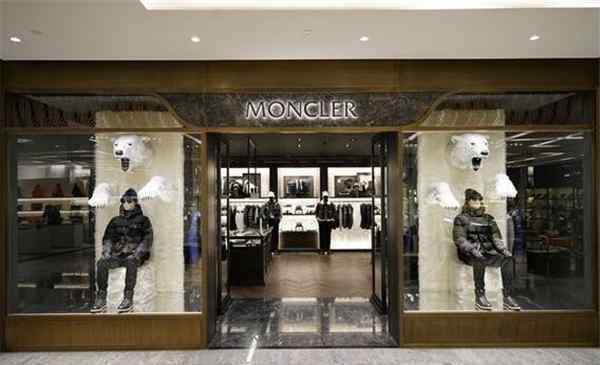 加拿大羽绒服品牌 moncler和加拿大鹅哪个好 羽绒品牌大比拼