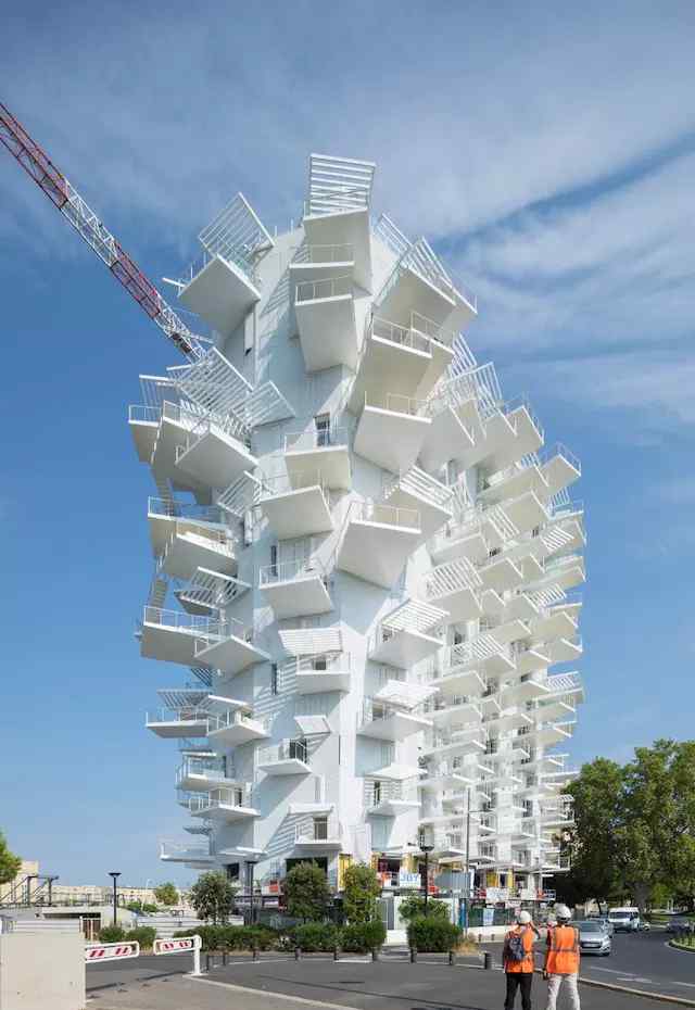 藤本壮介 藤本壮介在法国设计的“白树”住宅：一幢大型不规则建筑