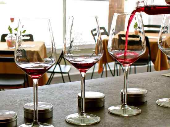 黑皮诺葡萄酒的特点 如何让你的葡萄酒品鉴更有趣？ 对比品鉴！