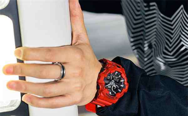 卡西欧手表2012 卡西欧手表是电子表还是机械表 卡西欧手表是机械表吗