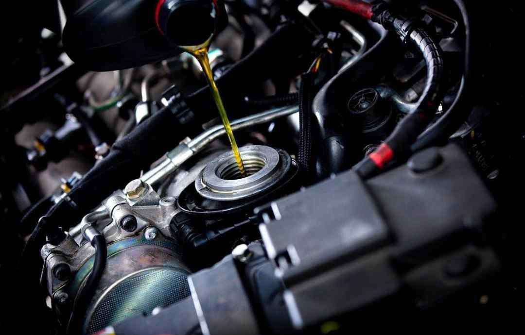 柴油机机油 柴油发动机的机油怎么发白 柴油发动机机油发白如何处理
