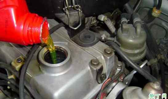 汽车机油的作用 汽车机油为什么会变少 机油放一年多会挥发吗