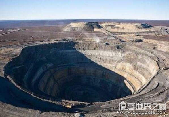 科拉超深钻孔 科拉超深钻孔深达万米，真的钻石成堆为何苏联会停止开挖
