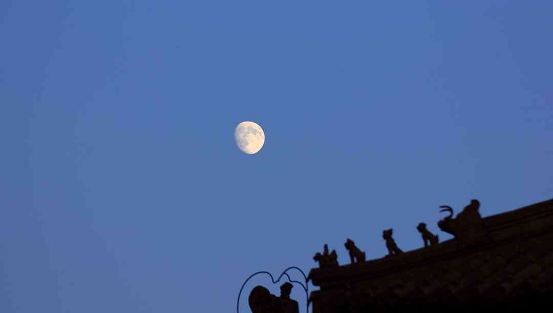 月亮的神话故事 关于月亮的神话故事 关于月亮的三篇神话故事