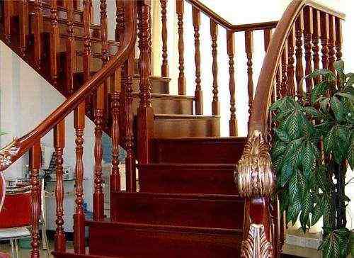 楼梯扶手高度 楼梯扶手高度多少合适 标准楼梯扶手高度是多少
