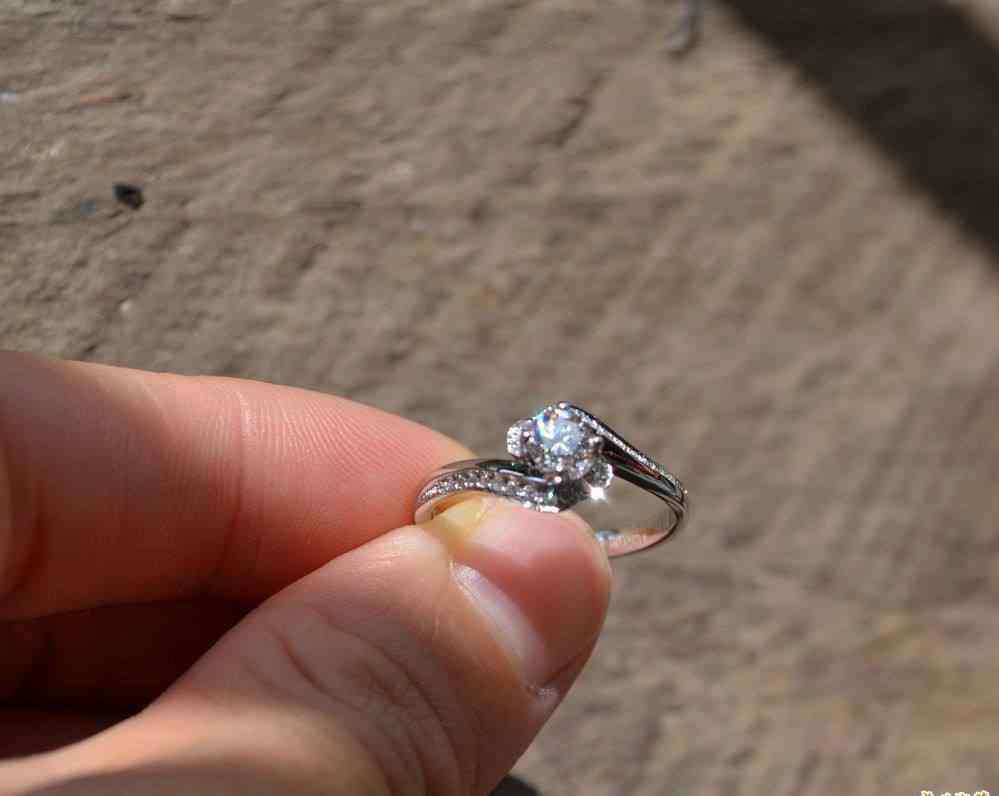 钻石戒指如何清洗 钻石戒指如何清洗 钻石戒指清洗方法
