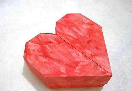 盒子折纸 简单好看的爱心礼物盒子折纸过程介绍