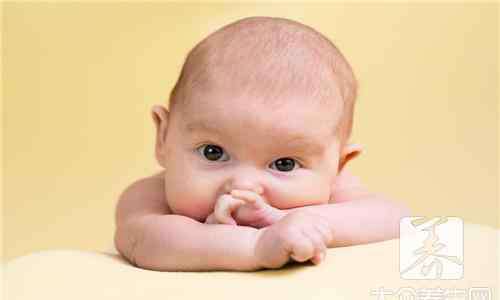宝宝缺钙指甲图片 宝宝缺钙指甲图片