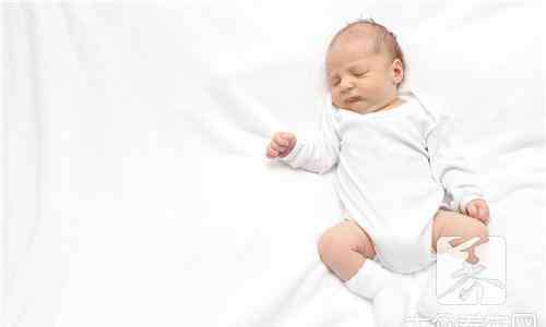 宝宝脐带化脓图片 婴儿脐带化脓发炎图片