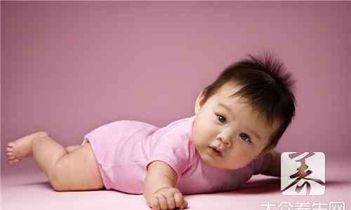 婴儿双眼皮什么时候显现 宝宝变双眼皮过程有哪些